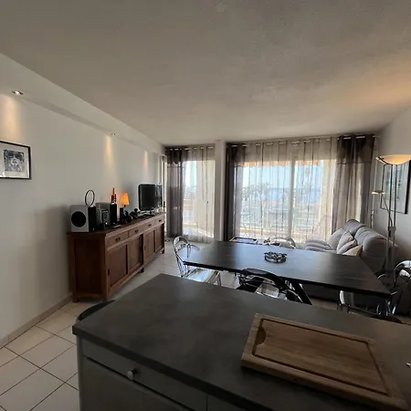 Superbe Vue Mer,cap Hermes, Loisirs A, 3 Pieces Po Daire Fréjus